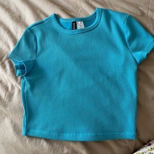 H&M blue ribbed crop top… only worn once!